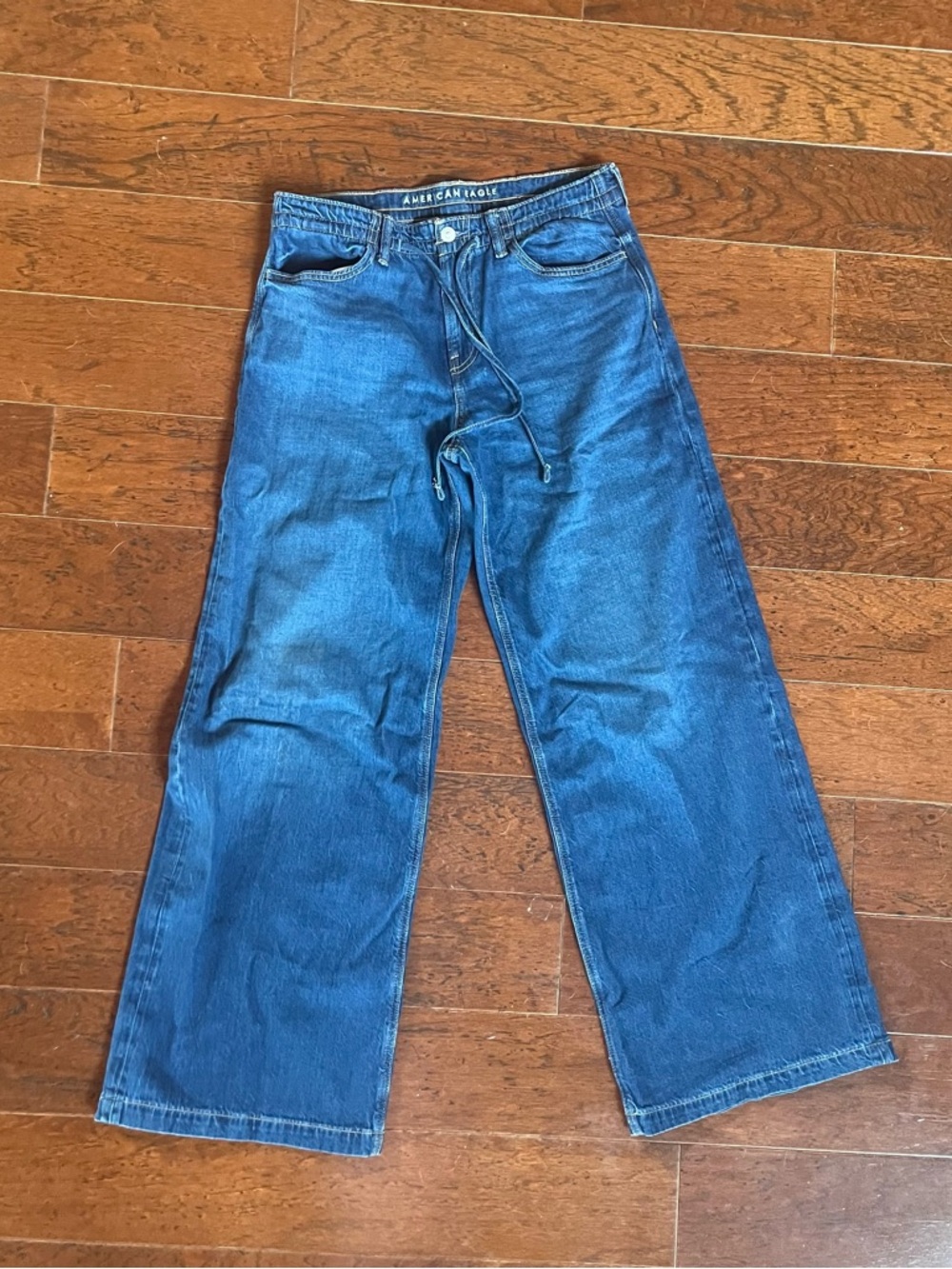 AE Strigid Low-Rise Ultra Wide-Leg Jean 4Long